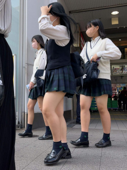 【画像】制服がＪＫを引き立てていることが分かる街Ｊちゃんの画像