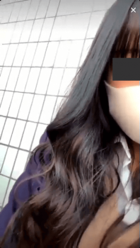【動画】ライブ配信する黒髪ギャルＪＫちゃんのが見えたか判定してくれｗｗの画像