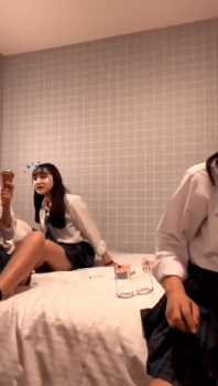 【動画】ただ女子会するだけの制服ＪＫちゃん達の空間がスコなライブ配信の画像