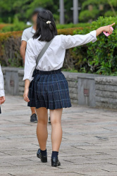 【画像】街でぼーっと制服女子高生見てると学生時代に戻りたくなるよなの画像