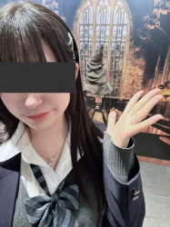 【X探訪3】横顔美人でおっぱいも完備した女子高生がかわええの画像