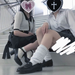 【画像】ぶっちゃけ女子高生のこういうルーズソックス足で踏まれたいだろ？ｗｗの画像