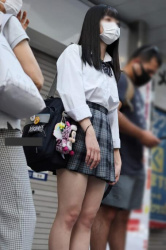 【画像】疲れてても街で制服女子高生見かけたら一気に元気になるよなｗｗの画像