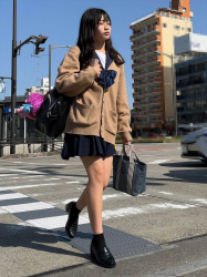 【画像】こういう通学女子高生がいっぱい見れたら毎日最高だよぉ･･･の画像