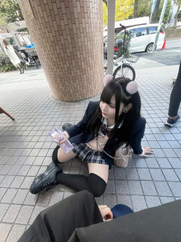 【画像】放課後に友達遊ぶ女子高生たち、おっちゃんも混ぜて欲しいの画像