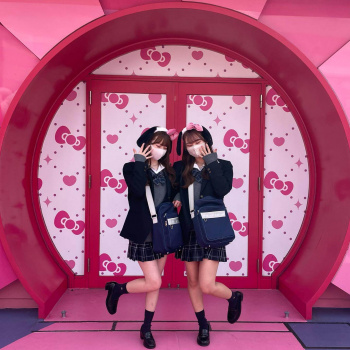 【画像】制服ＪＫちゃんが楽しそうに友達とツーショットしてるのスコの画像