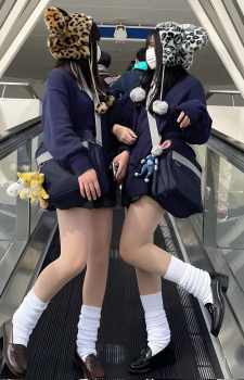 【画像】ＴＤＬでどんなキャラよりも絶対的にカワイイ制服ＪＫちゃんたちの画像