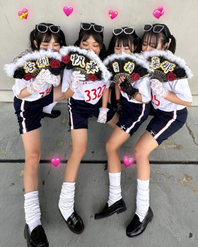 【画像】はっちゃけた後の女子高生の体操着の匂い嗅いだことあるやつ居る？ｗｗの画像