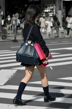 【画像】街で制服女子高生が居たらちょっと変な鼓動になるよなｗｗの画像