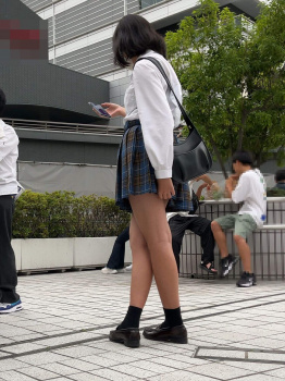 【画像】街でぼーっとこんな制服女子高生見てたらストレスぶっとぶよなｗｗの画像