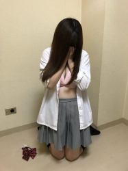 【画像】合法ロリとはまさにこのこと、JKリフレ嬢の宣材写真がシコ過ぎるの画像