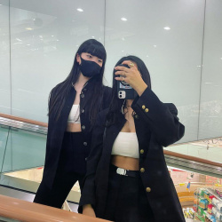 【画像】学ランJKがどうみてもおぢさん達をシコらせにきてるの画像