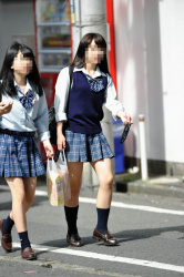 【画像】シンプルな街撮り女子高生スナップの画像