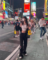 【画像】私服になると意外におっぱいあるなーってJKたまに居たよなwwの画像