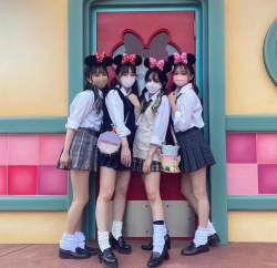 【画像】宣伝効果もあるしＴＤＬに制服で来る女子高生は半額にすべしの画像