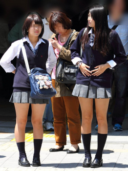 【画像】街でこういう制服ＪＫ見かけたら脳が急に高速回転し出すんよなｗｗの画像