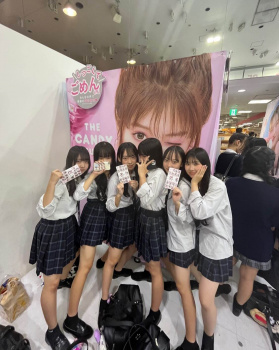 【画像】良い匂い充満でガチガチ必至な女子高生集合写真の画像