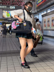 【画像】隙あらばずっと見てしまう街ＪＫちゃん達の画像