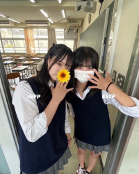 【画像】学校の休憩時間を友達と過ごす女子高生ってだけでエモいわの画像