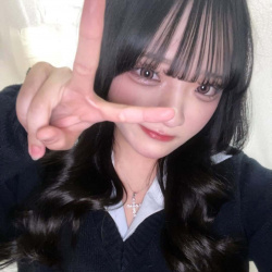 【画像】ドアップ自撮りＪＫちゃんの顔にどぴゅっと奴ｗｗの画像