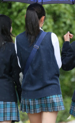 【画像】青チェが居ない夏、受け入れられない新栄ＪＫちゃん写真の画像
