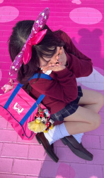 【画像】制服ディ〇ニーする女子高生ってみんな頭1つ抜けてカワイイよなの画像