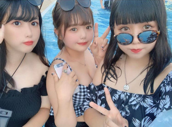 【画像】女子高生の一丁前に水着でえちえちな身体がたまらんばいｗｗの画像