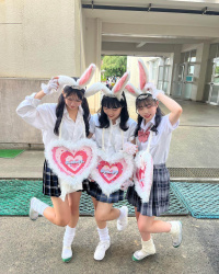 【画像】文化祭でこんなＪＫちゃん達におもてなしされるとか最高過ぎだよなの画像