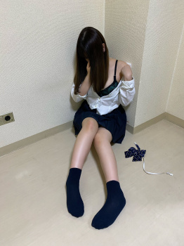 【画像】マッサージだけで終わるわけない淫らな制服ロリっ子リフレ嬢たちの画像