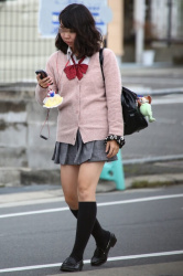 【画像】ブレザー、ニット、シャツでどのＪＫちゃんがお好み？の画像