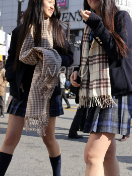 【画像】寒空でも足はノーガードな制服ＪＫちゃんを応援したいの画像