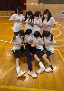 【画像】ほんのり汗臭い体操着のＪＫに囲まれたらたまらんｗｗの画像