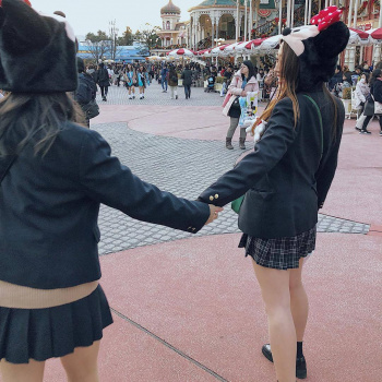 【画像】お金全部出すから制服ＪＫとディ〇ニーデートしたいンゴの画像