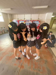 【画像】文化祭でこんなカワイイ女子高生と絡まないのがカッコイイと思ってたヤツｗｗ･･･の画像