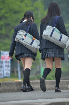 【画像】ぼーっと街で制服女子高生見るのが最高にチルってやつよｗｗの画像