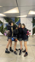 【画像】囲まれたら勃起不可避な女子高生の集合写真の画像