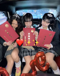 【画像】女の子の人生、ここがピークな制服ＪＫの卒業写真の画像
