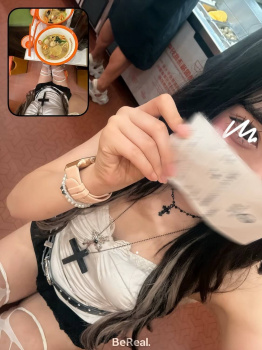 【画像】とりあえず露出してなんぼの女子高生の私服姿もシコやの画像