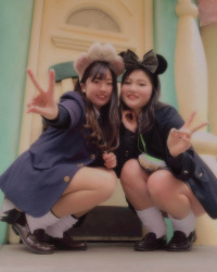 【画像】ディ〇ニーで制服ＪＫも見放題なの最高だろの画像