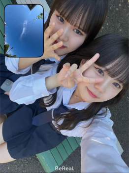 【画像】友達ととりあえず写真撮って楽しそうな女子高生の画像