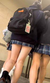 【画像】こりゃ制服ＪＫの背後から忍び寄ってぶっかけたくもなるわけだの画像