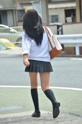 【画像】じわーって背中の汗が見れたらラッキーなシャツＪＫちゃんの画像
