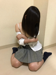 【画像】現役生にしか見えないＪＫリフレ嬢の露わな姿の画像
