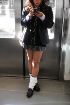 【画像】チソチソに巻き付けてシコりたいＪＫのルーズソックス♡の画像