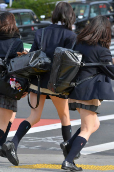 【画像】街撮り制服ＪＫってだけでエロコンテンツなのバグだよなｗｗの画像