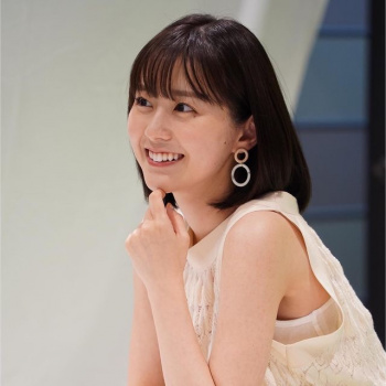 女子アナウンサーのエロい腋の下 　２２０９１５の画像
