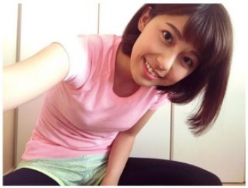 上村彩子のTシャツからポチる乳首　２３０３２０の画像