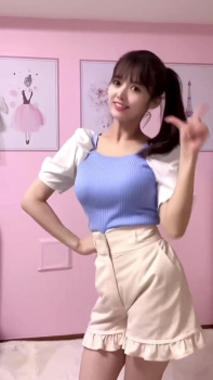 谷尻萌のエッチなマンスジ　２３１０３１の画像