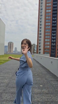 松岡朱里のエロエロなパン線　２５０８１６の画像
