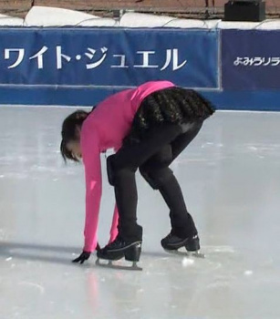 滝菜月のエロエロなパンチラ　２５１０２８の画像